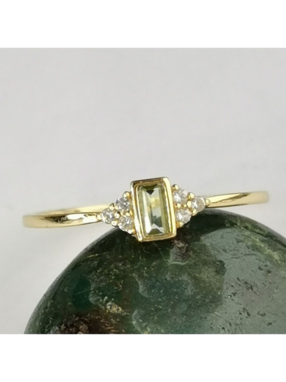 14k gold vermeil ring with Green Amethyst White Topaz size 8 stacking ring 🆕